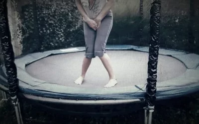 Niesen auf dem Trampolin